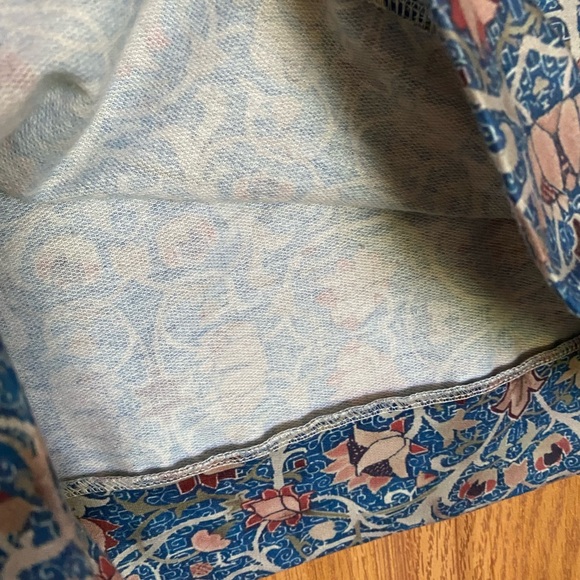 50% Off! NORACORA Light weight, Long sleeve Top. William Morris print fabric. - Picture 4 of 6